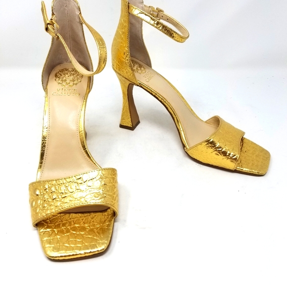 Vince Camuto Shoes - Vince Camuto NEW Leather Gold Metallic Heels 9